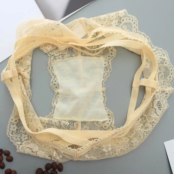 New Medium Cream Floral Lace Cheeky Panties NWT - Picture 3 of 4